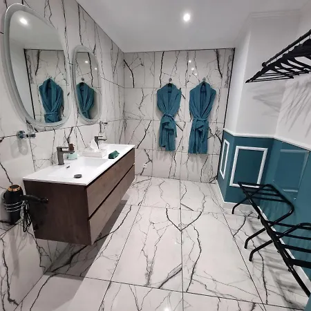 Chambre Gaia Avec Jacuzzi Privatif A La Belle Endormie & Spa Guest House Frühstückspension Bordeaux