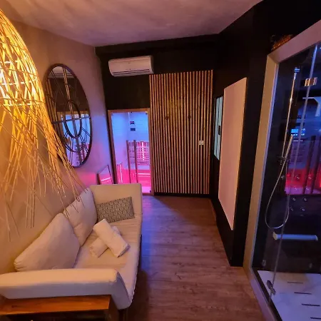 Chambre Gaia Avec Jacuzzi Privatif A La Belle Endormie & Spa Guest House